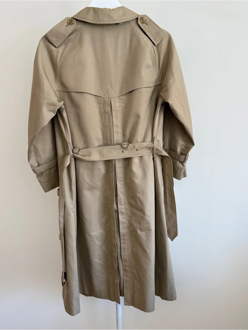 Vintage authentic Burberry trench coat, size Small - Picture 5 of 10